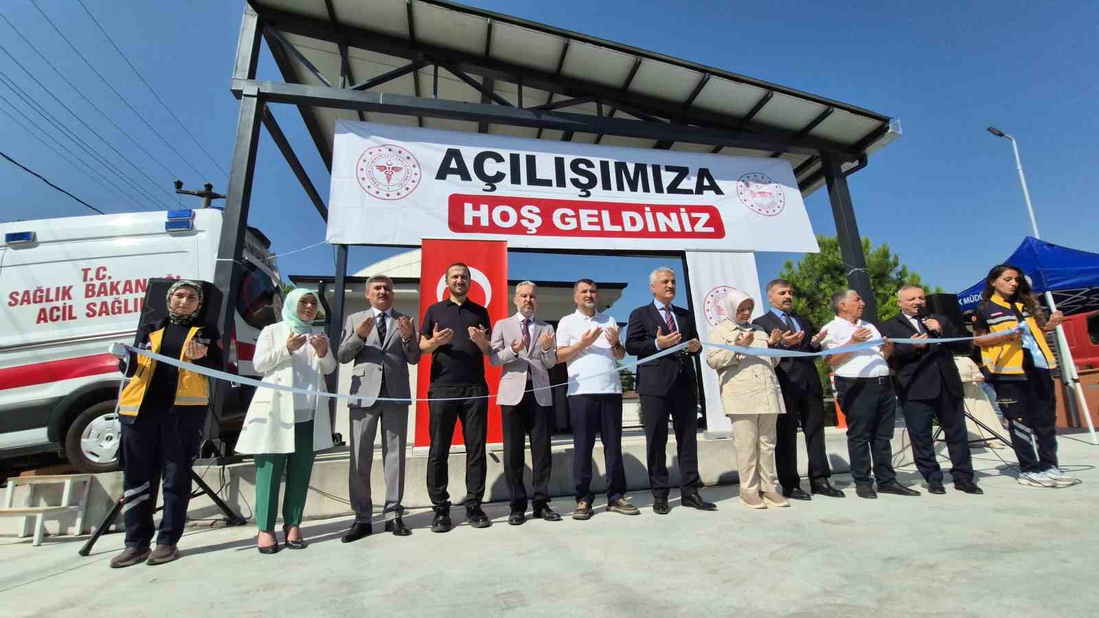 DÜZCE’DE SAĞLIK YATIRIMLARI BİRER BİRER TAMAMLANIRKEN İL GENELİNDE 24. ACİL SAĞLIK HİZMETLERİ İSTASYONU DA YAPILAN GÖRENLE HİZMETE GİRDİ. MERKEZDE AÇILAN 14. İSTASYON OLAN MERKEZİN HİZMETE GİRMESİ İLE BİRLİKTE VAKALARA ULAŞMA ZAMANLARI DA TÜRKİYE ORTALAMASININ ÇOK ALTINA DÜŞMÜŞ OLDU