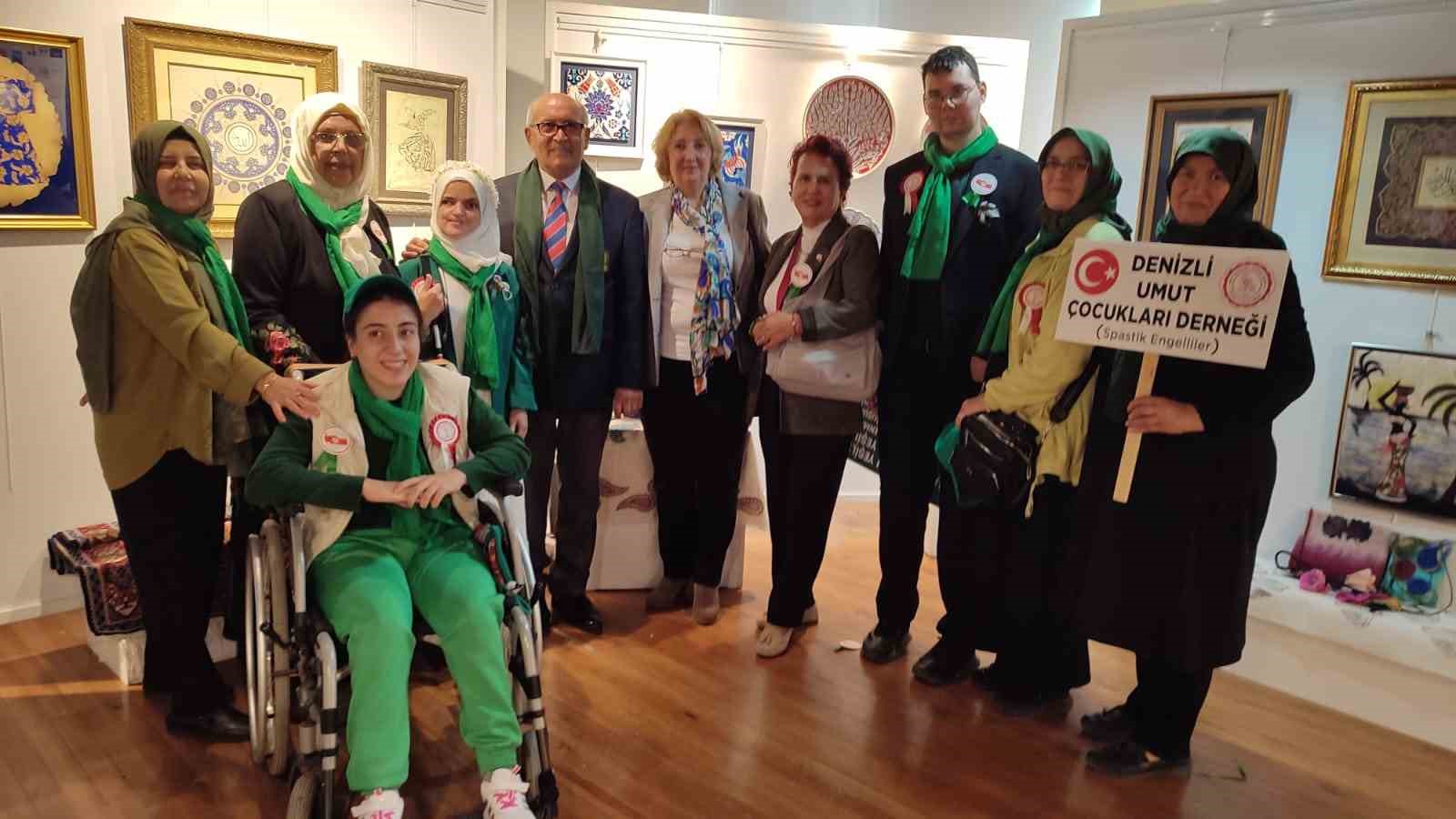 DENİZLİ UMUT ÇOCUKLARI KORUMA VE YAŞATMA DERNEĞİ, DÜNYA SEREBRAL PALSİ FARKINDALIK GÜNÜ KAPSAMINDA YALOVA’DA DÖRT GÜN SÜREN ZİYARET PROGRAMINI TAMAMLADI. DERNEK BAŞKANI NESRİN AKBEYİK ÖNCÜLÜĞÜNDEKİ HEYET, ULUSLARARASI FESTİVAL ETKİNLİKLERİNDEN PROTOKOL ZİYARETLERİNE KADAR BİRÇOK PROGRAMA KATILDI.