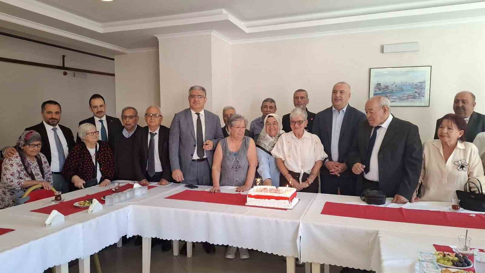 MUĞLA’DA 1 EKİM DÜNYA YAŞLILAR GÜNÜ HUZUREVİNDE KUTLANDI