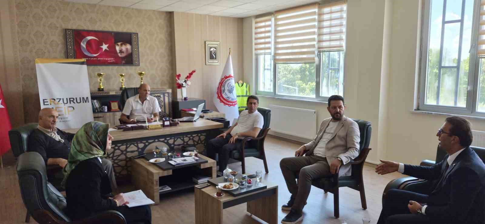 ERZURUM TİCARET VE SANAYİ ODASI (ETSO) İLE İSTANBUL SANAYİ ODASI (İSO) ORTAKLIĞINDA HAYATA GEÇİRİLEN MESLEKİ EĞİTİM İŞ BİRLİĞİ PROJESİ (MEİP) KAPSAMINDA, BELİRLENEN PİLOT MESLEK LİSELERİNDE PROTOKOL YÜRÜTME KURULU (PYK) TOPLANTILARI BAŞLADI.