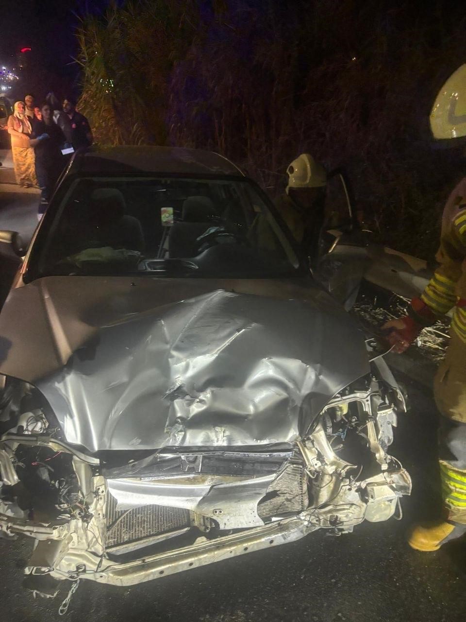 HATAY’IN ARSUZ İLÇESİNDE 2 OTOMOBİLİN ÇARPIŞMASI SONUCU YAŞANAN TRAFİK KAZASINDA 2 KİŞİ YARALANDI.