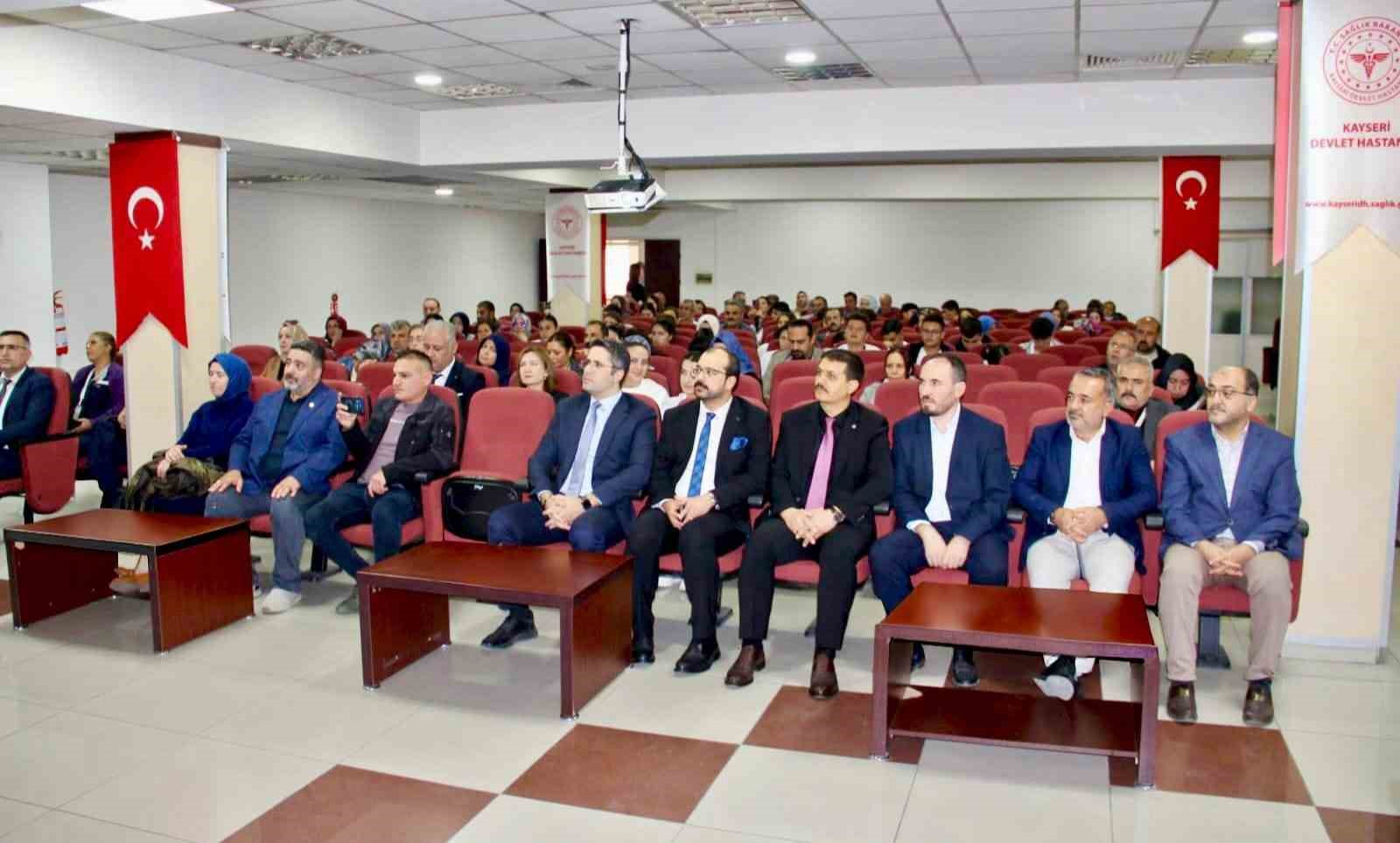 KAYSERİ DEVLET HASTANESİ'NDE KAYSERİ AİLE PLATFORMU DERNEĞİ TARAFINDAN HASTANE PERSONELİNE YÖNELİK 'EVLİLİK EHLİYETİ' KONULU BİLGİLENDİRME PROGRAMI DÜZENLENDİ.