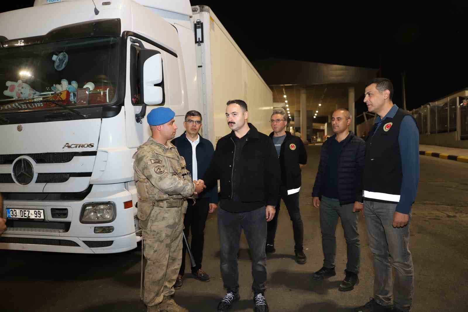 DOĞUBAYAZIT KAYMAKAMI AYVAT’TAN GÜRBULAK GÜMRÜK MÜDÜRLÜĞÜ’NDE GECE DENETİMİ