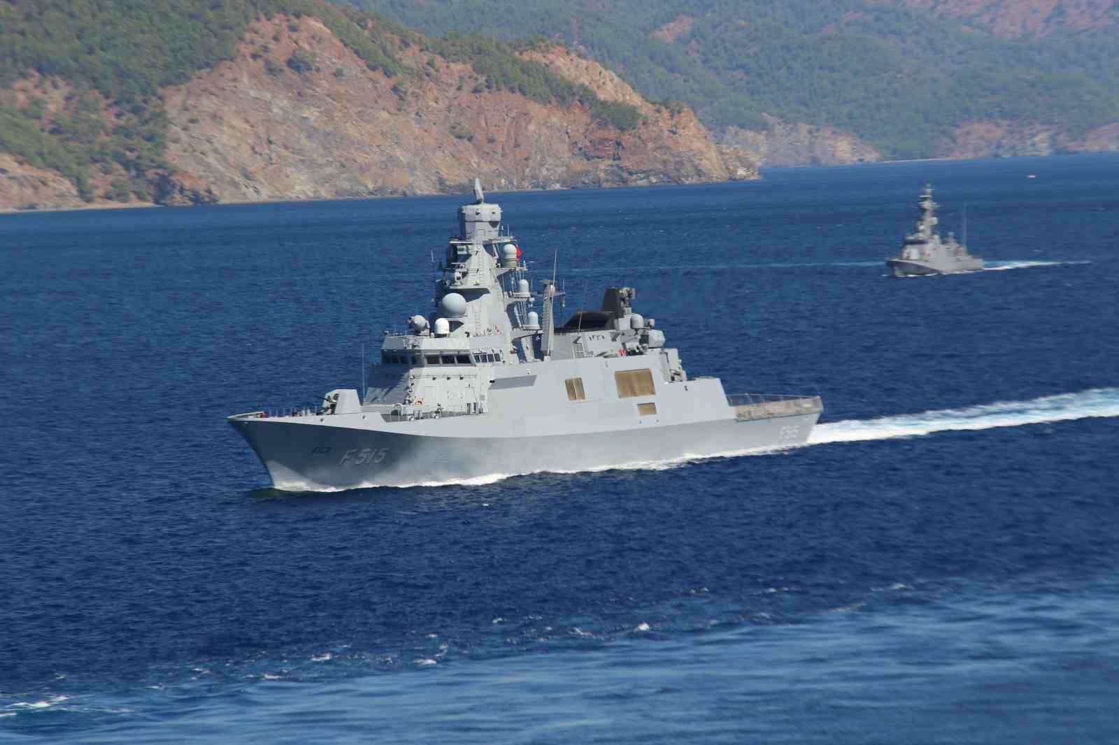 DENİZ KUVVETLERİ KOMUTANLIĞI TARAFINDAN TÜRKİYE'NİN 3 TARAFINDA BULUNAN DENİZLERDE GERÇEKLEŞTİRİLEN DENİZKURDU-I/2026 TATBİKATI'NIN SEÇKİN GÖZLEMCİ GÜNÜ FAALİYETLERİ TAMAMLANDI.