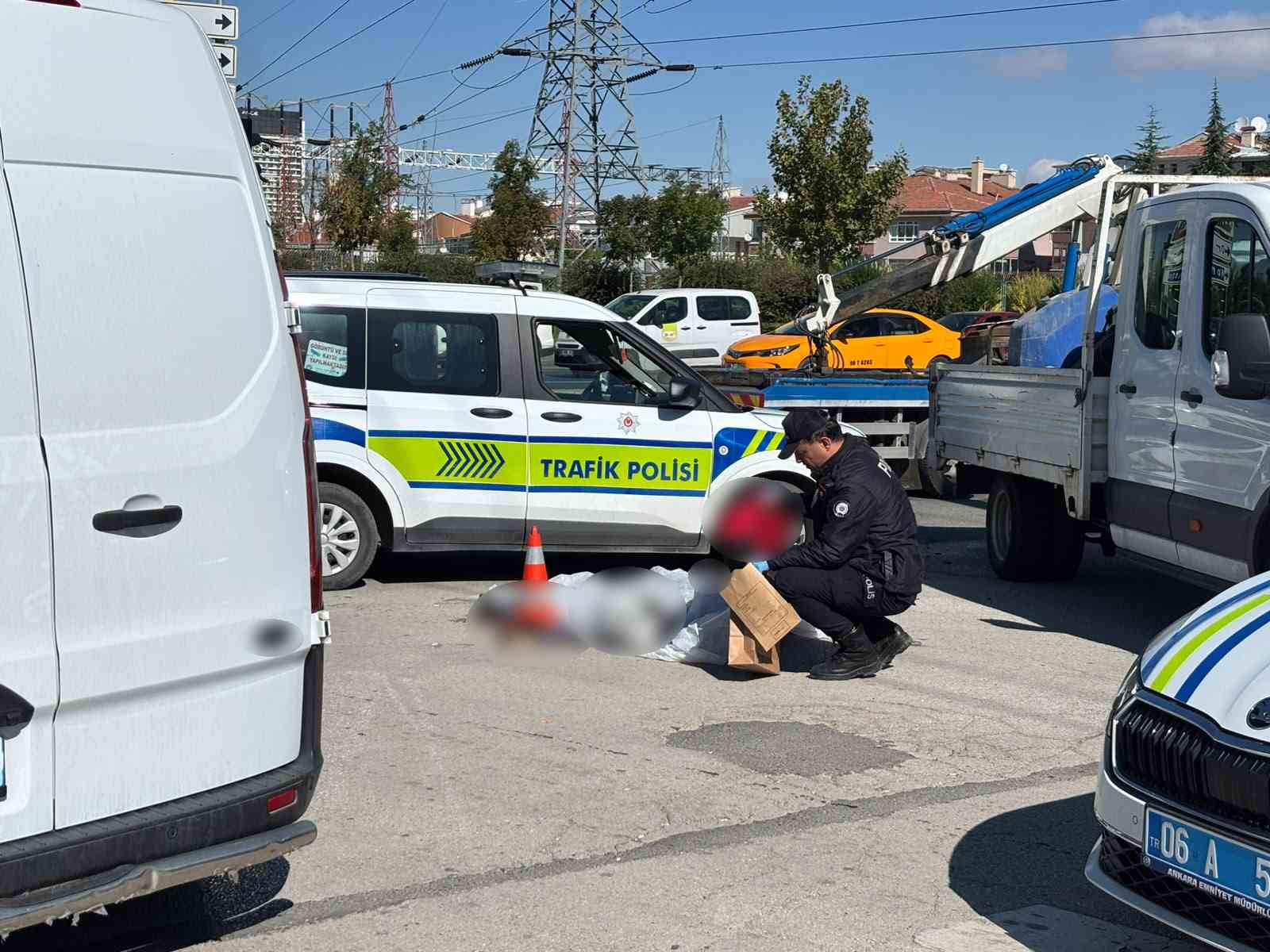 ANKARA'DA MOTOSİKLETLE OTOMOBİLİN ÇARPIŞMASINDAN DOLAYI MEYDANA GELEN KAZADA BİR KİŞİ HAYATINI KAYBETTİ.