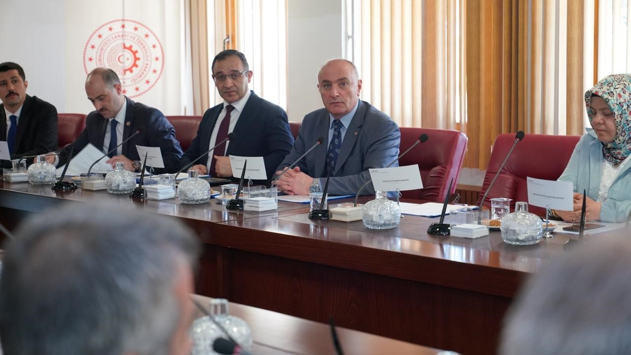 SANAYİ VE TEKNOLOJİ İŞ BİRLİĞİ KURULU (SANTEK) TOPLANTISI, İLGİLİ KURUM VE KURULUŞLARIN TEMSİLCİLERİNİN KATILIMIYLA YAPILDI.