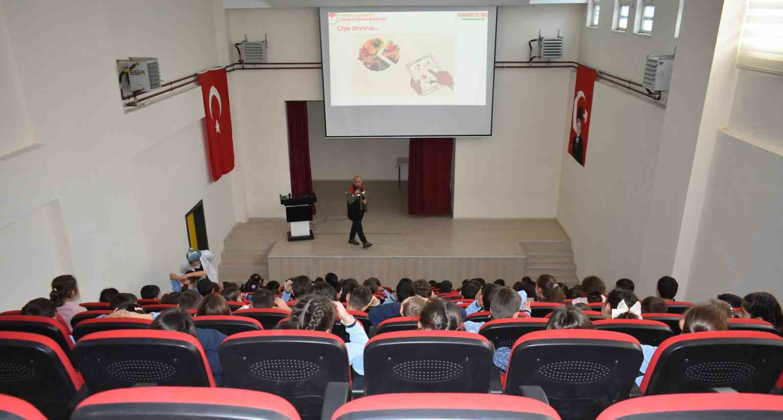 BAYBURT’TA ÖĞRENCİLERE GIDA KAYBI VE İSRAFI KONUSUNDA EĞİTİM VERİLDİ