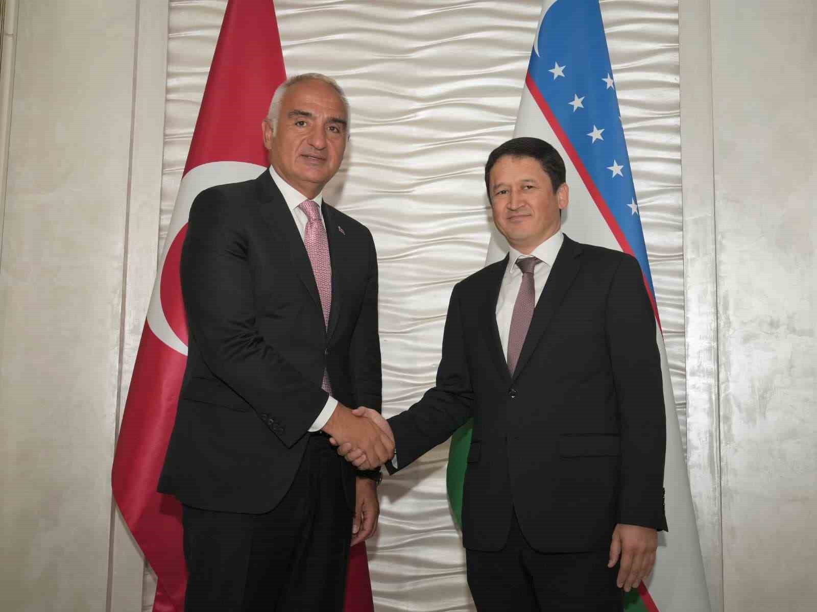 KÜLTÜR VE TURİZM BAKANI MEHMET NURİ ERSOY (SOLDA), ÖZBEKİSTAN TURİZM KOMİTESİ BAŞKANI ABDULAZİZ AKKULOV (SAĞDA)