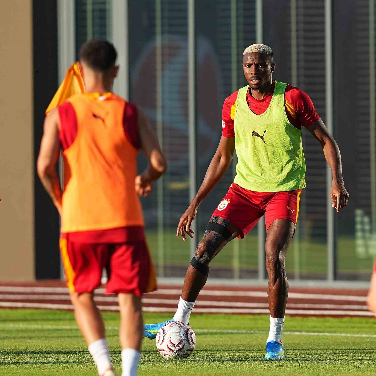 GALATASARAY, TRENDYOL SÜPER LİG’İN 2. HAFTASINDA ERZURUMSPOR FK İLE OYNAYACAĞI MAÇIN HAZIRLIKLARINI BUGÜN YAPTIĞI ANTRENMANLA SÜRDÜRDÜ.
