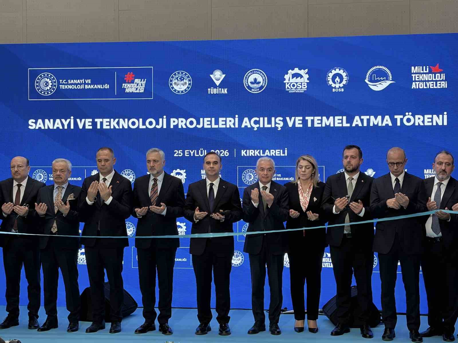 KIRKLARELİ’NDE DÜZENLENEN SANAYİ VE TEKNOLOJİ PROJELERİ AÇILIŞ VE TEMEL ATMA TÖRENİ’NE KATILAN SANAYİ VE TEKNOLOJİ BAKANI MEHMET FATİH KACIR,"MİLLİ GELİRİMİZ SON 23 YILDA 238 MİLYAR DOLARDAN 1,6 TRİLYON DOLARA YÜKSELİRKEN, KİŞİ BAŞINA MİLLİ GELİRİMİZ 18 BİN DOLARI AŞTI. " DEDİ