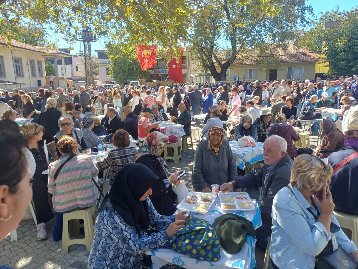 KIZILKEÇİLİ HAYRI