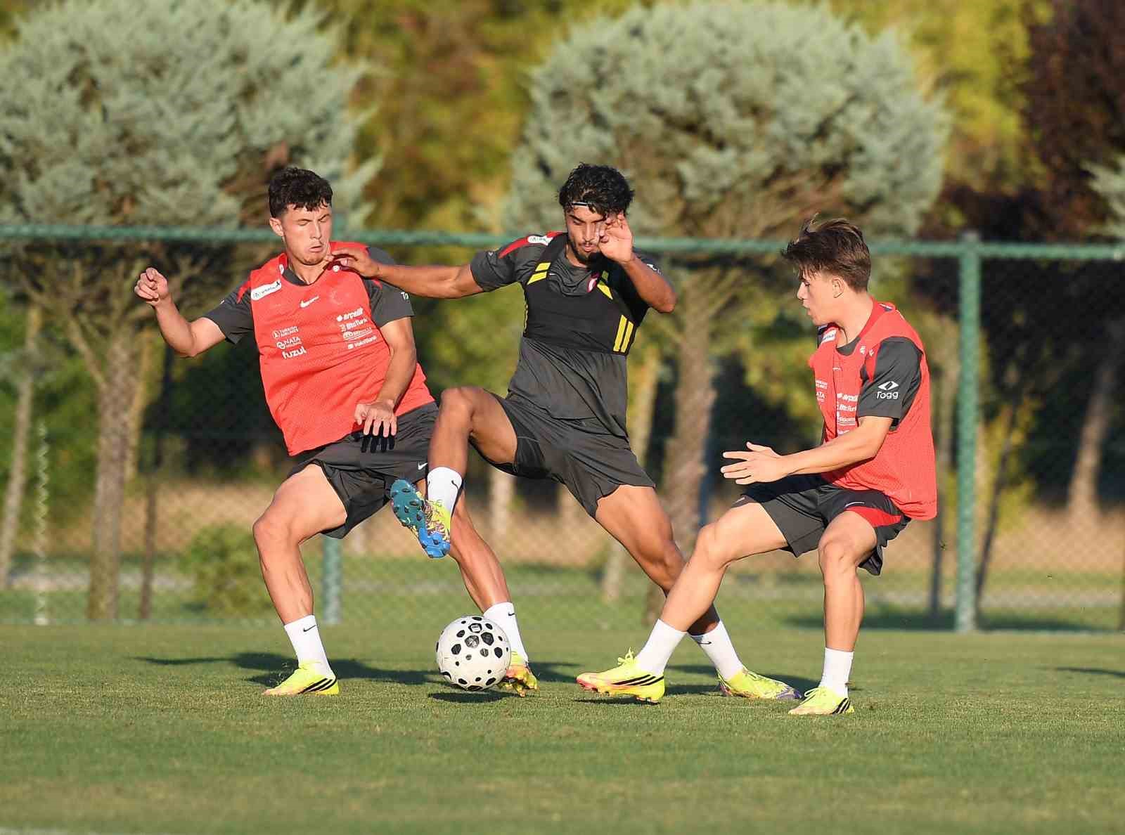 U20 MİLLİ TAKIMI, 2026 AKDENİZ OYUNLARI HAZIRLIKLARINA BUGÜN YAPTIĞI ANTRENMANLARLA BAŞLADI.