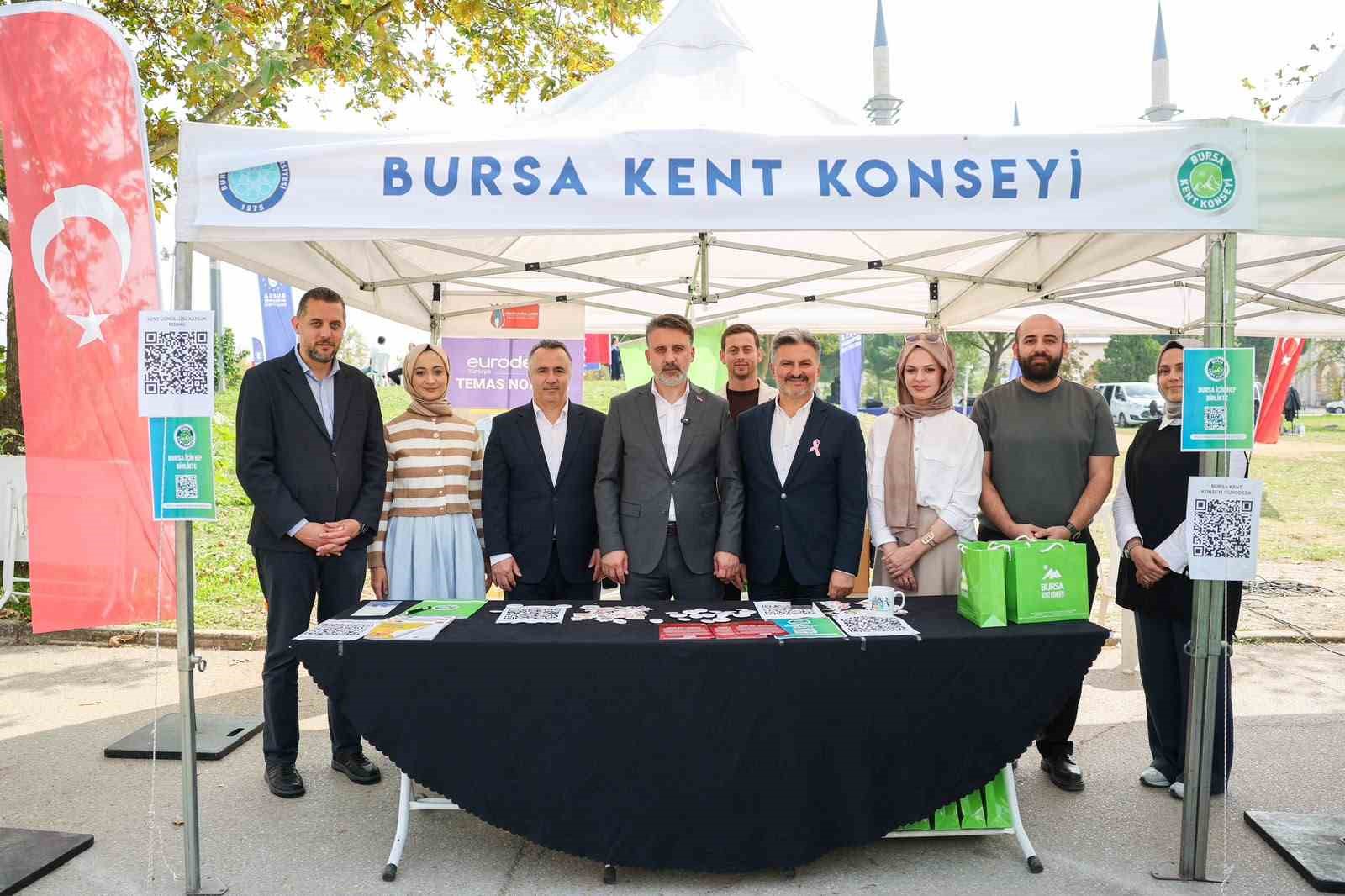 BURSA BÜYÜKŞEHİR BELEDİYESİ BAŞKAN VEKİLİ ŞAHİN BİBA, BÜYÜKŞEHİR BELEDİYESİ’NİN KATKILARIYLA BURSA ULUDAĞ ÜNİVERSİTESİ (BUÜ) TARAFINDAN BU YIL 12’NCİSİ DÜZENLENEN ‘SENİN ÜNİVERSİTEN’ ETKİNLİKLERİNDE GENÇLERLE BULUŞTU.