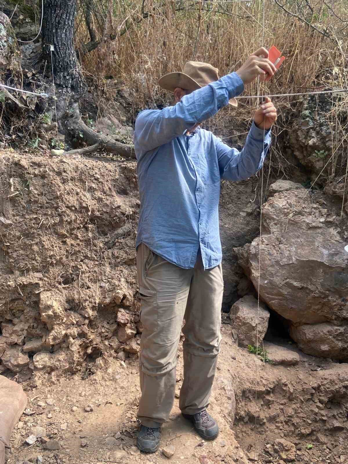 ÇANAKKALE'NİN ÇAN İLÇESİNE BAĞLI BAHADIRLI KÖYÜ SINIRLARI İÇERİSİNDE 2017 YILINDAN BU YANA DEVAM EDEN İNKAYA MAĞARASI KAZI ÇALIŞMALARINDA BU YIL GEÇMİŞ YILLARDA TARİHLENDİRME YAPILAN 86 BİN YILLIK HAYAT İZLERİ BULUNAN BÖLGEDE E-DNA UYGULAMASI YAPILACAK.