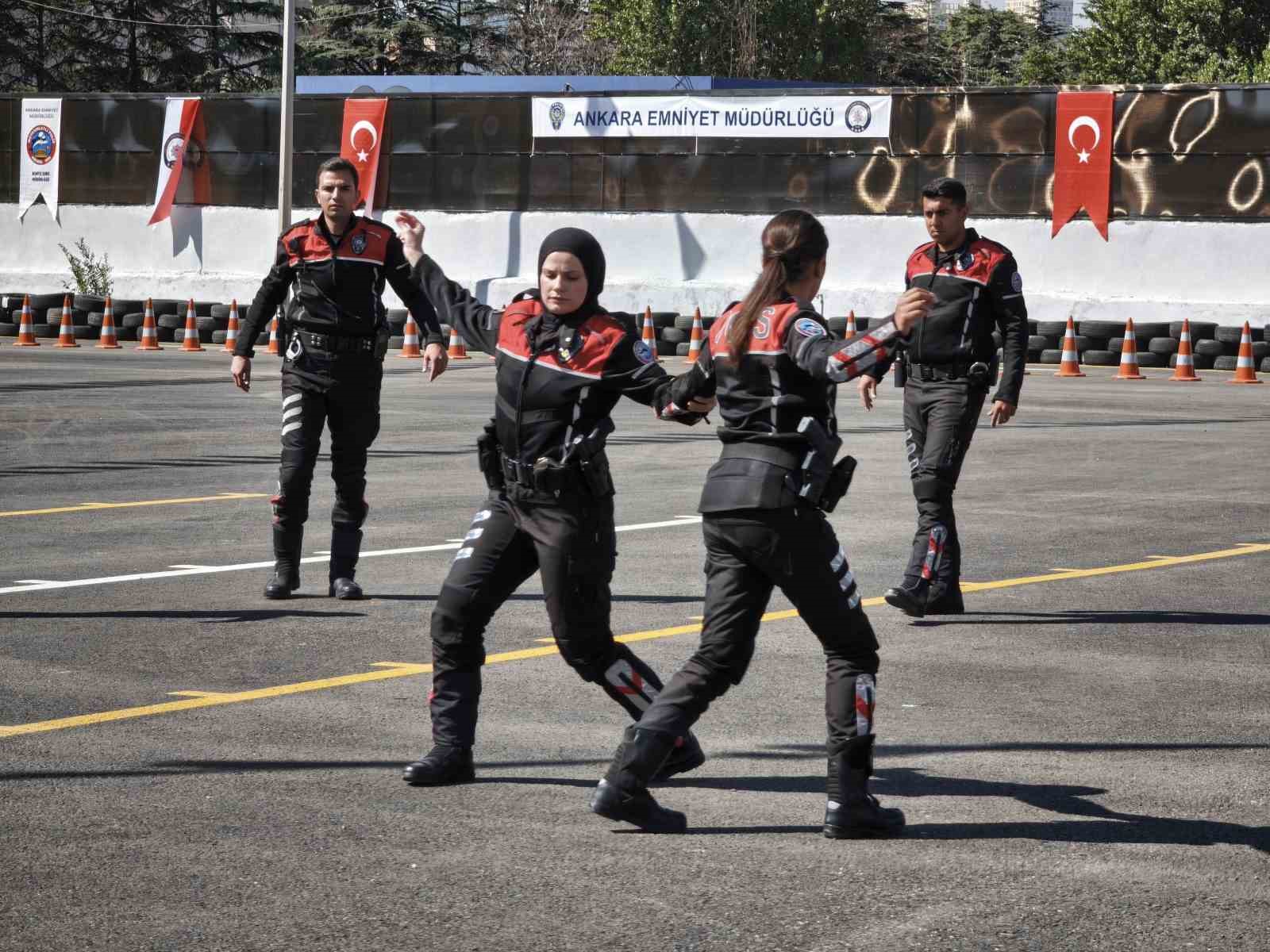 ANKARA İL EMNİYET MÜDÜRLÜĞÜ TARAFINDAN MOTOSİKLETLİ POLİS TİMLERİ'NİN MEZUNİYET TÖRENİ DÜZENLENDİ.