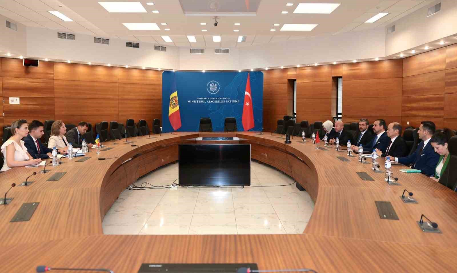 AK PARTİ GENEL BAŞKAN YARDIMCISI ZORLU, DIŞİŞLERİ BAKANLIĞI DEVLET SEKRETERİ CAROLİNA PEREBİNOS İLE GÖRÜŞTÜ