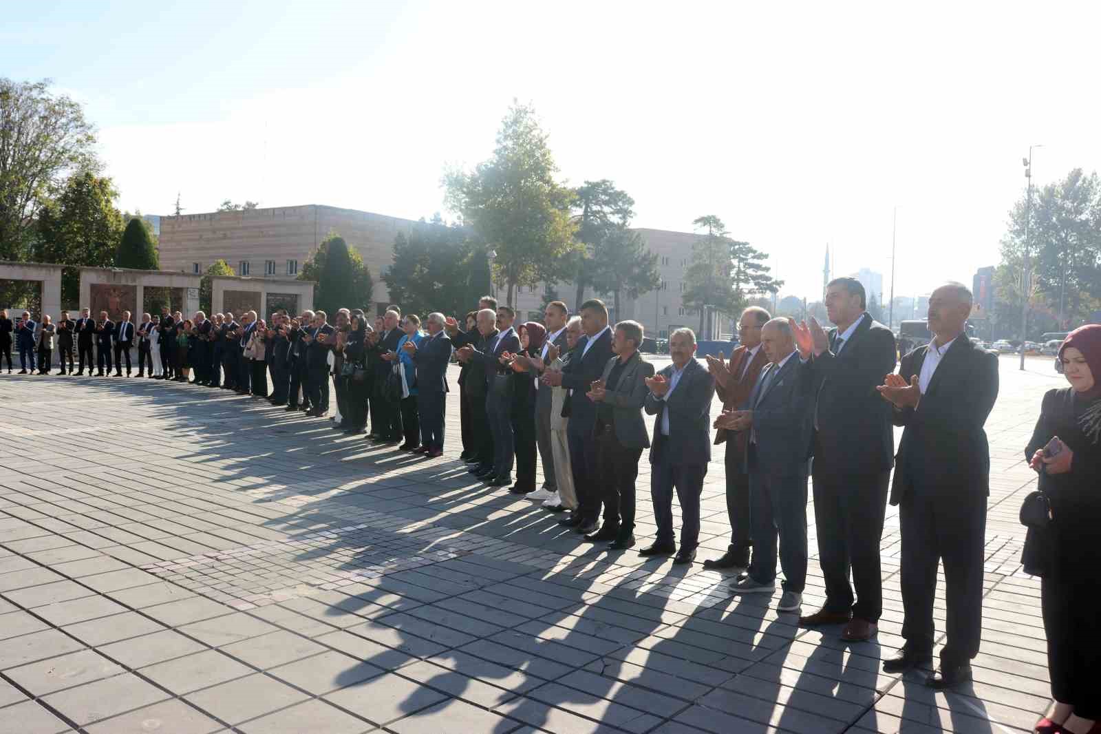 KAYSERİ'DE, 19 EKİM MUHTARLAR GÜNÜ DOLAYISIYLA BİR DİZİ ETKİNLİKLER DÜZENLENDİ.