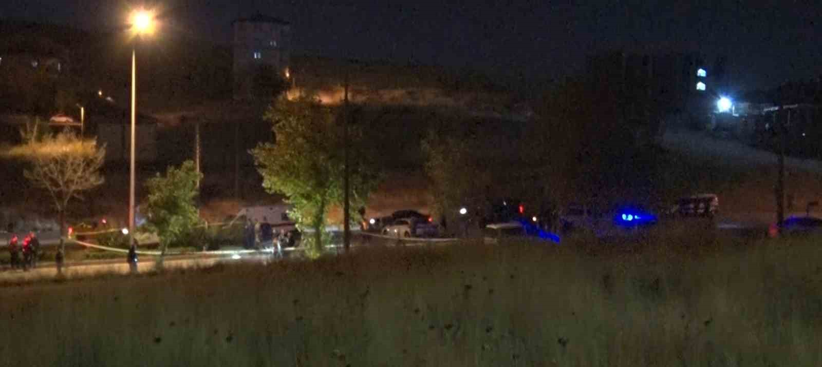 ANKARA'NIN PURSAKLAR İLÇESİNDE UYGULAMA NOKTASINDA DURDURULAN BİR ARAÇTAN ATEŞ AÇILMASI SONUCUNDA POLİS MEMURU AHMET TÜRKOĞLU ŞEHİT OLDU.