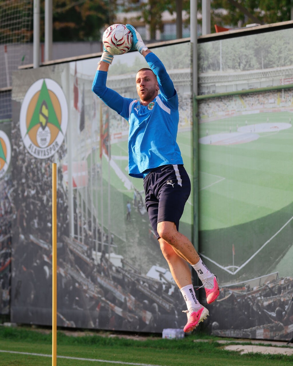 CORENDON ALANYASPOR, TRENDYOL SÜPER LİG’İN 2. HAFTASINDA SAHASINDA BEŞİKTAŞ İLE OYNAYACAĞI MAÇIN HAZIRLIKLARINA BAŞLADI.