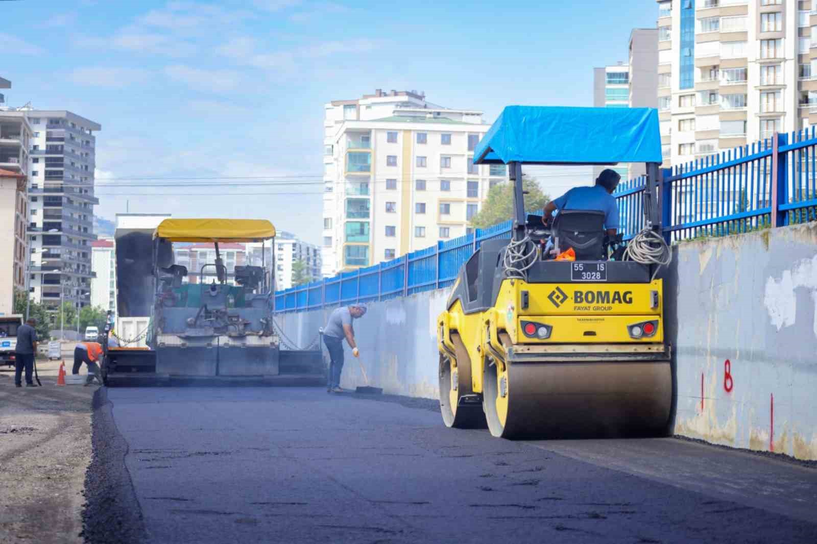 SAMSUN’UN İLKADIM BELEDİYE BAŞKANI İHSAN KURNAZ, İLÇEDE GERÇEKLEŞTİRİLEN YOL YATIRIMLARIYLA SÜRÜCÜ VE YAYALARA GÜVEN, KONFOR VE ESTETİĞİ BİR ARADA SUNDUKLARINI SÖYLEDİ.