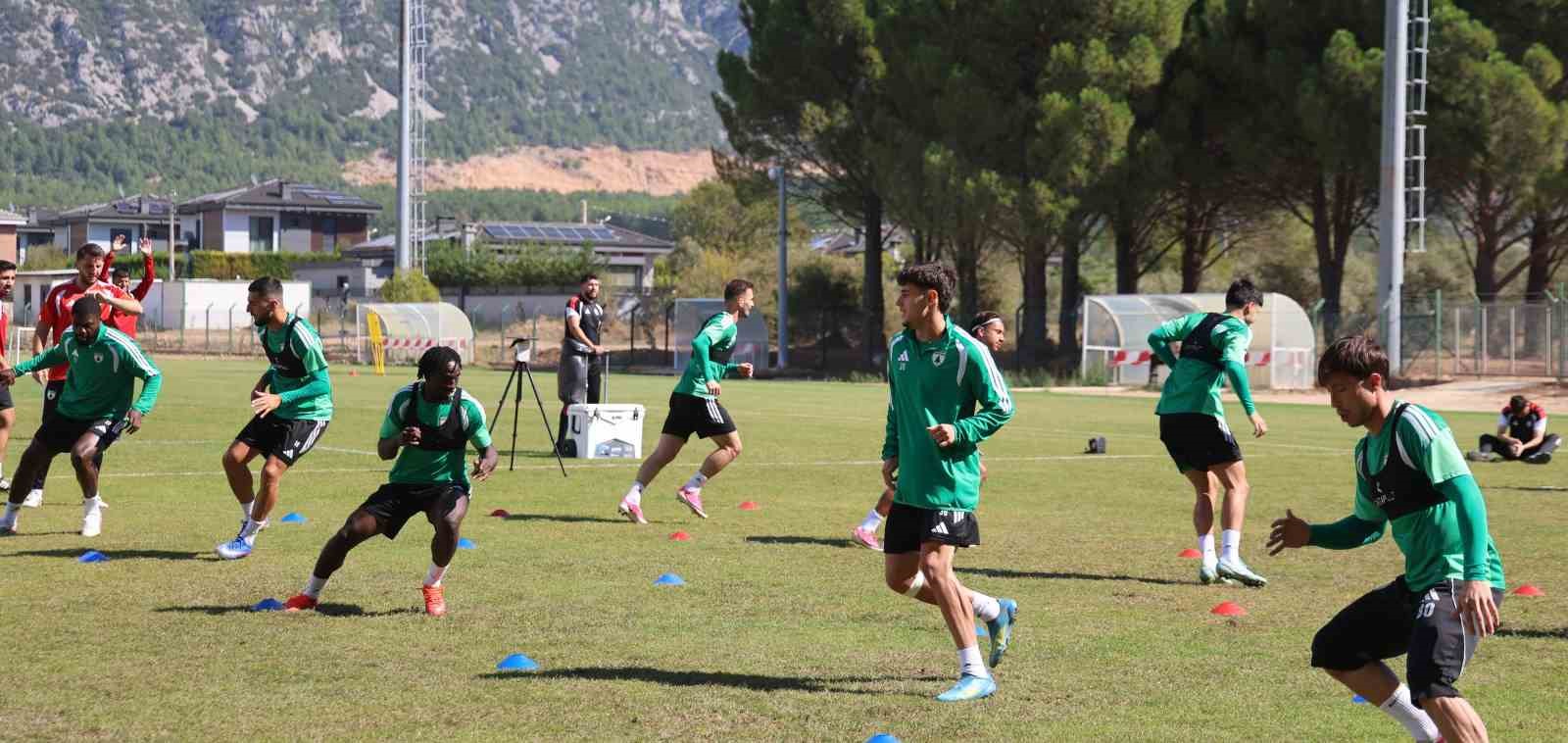 TRENDYOL 1. LİG’DE MÜCADELE EDEN MUĞLASPOR, MİLLİ ARANIN ARDINDAN DEPLASMANDA FATİH KARAGÜMRÜK İLE OYNAYACAĞI MAÇIN HAZIRLIKLARINI SÜRDÜRÜYOR