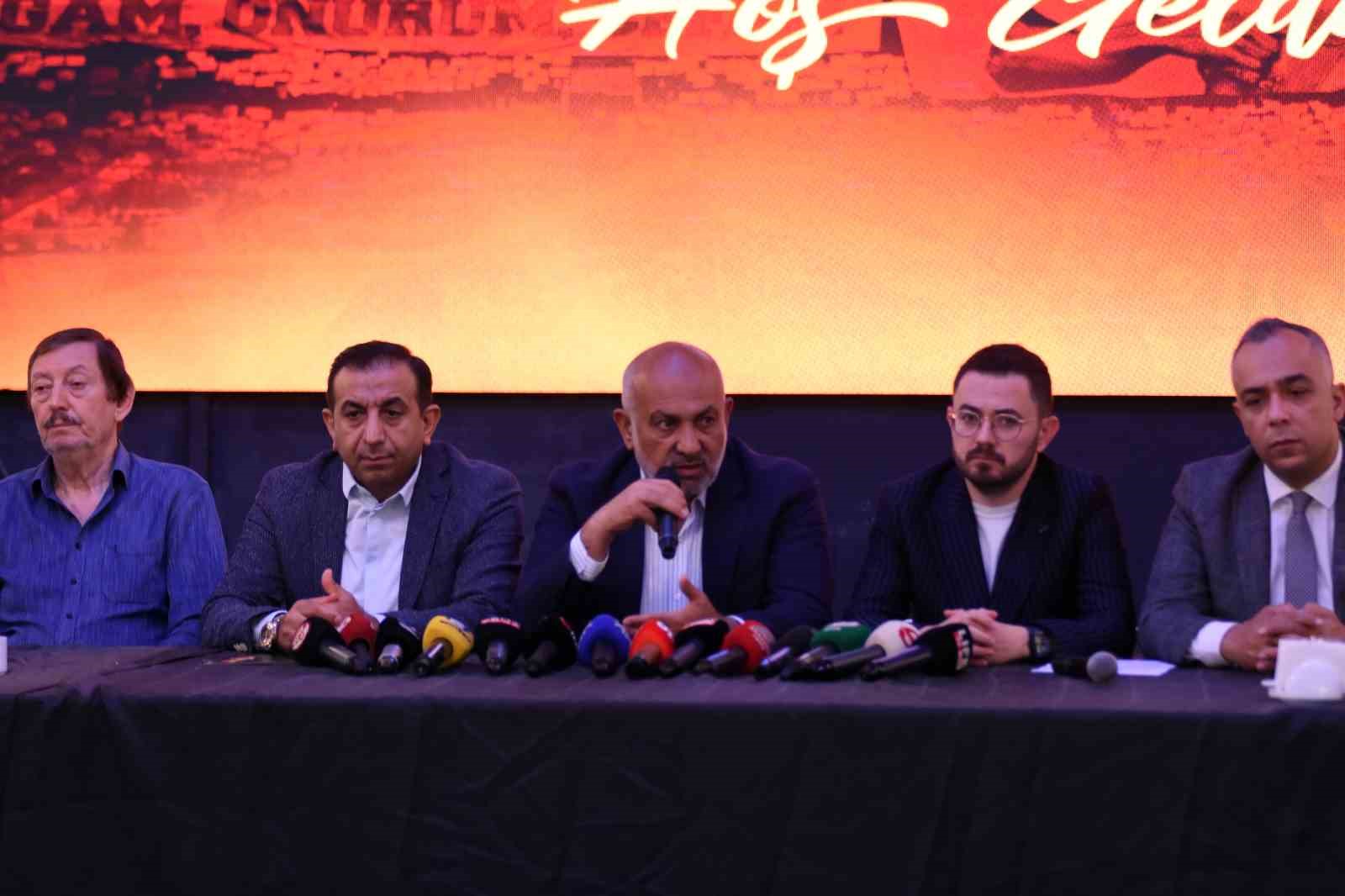 KAYSERİSPOR KULÜP BAŞKANI ALİ ÇAMLI, KONUŞMA YAPTI.
