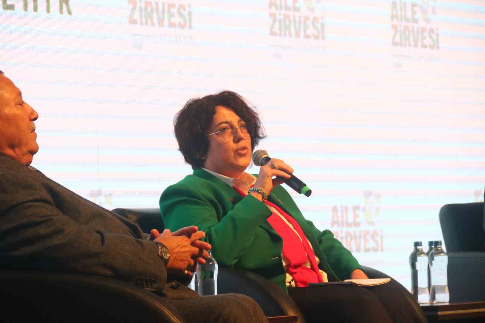 PROF. DR. EMİNE GÜMÜŞSOY