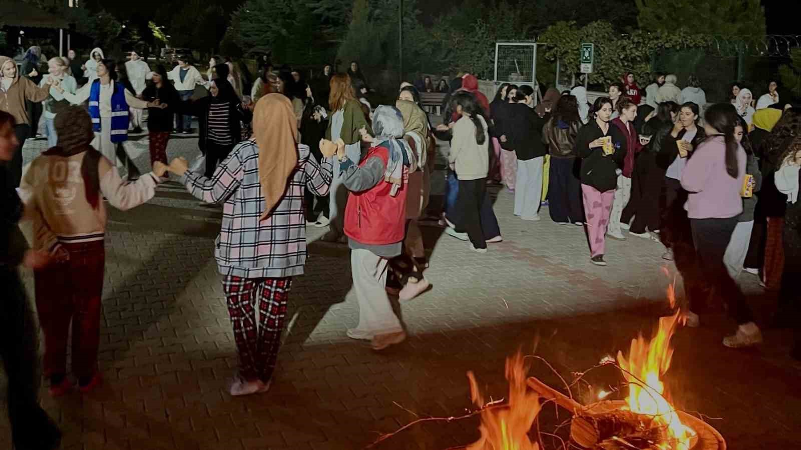 NÖHÜ ÖĞRENCİLERİ “HOŞ GELDİNİZ” BULUŞMASINDA BİR ARAYA GELDİ