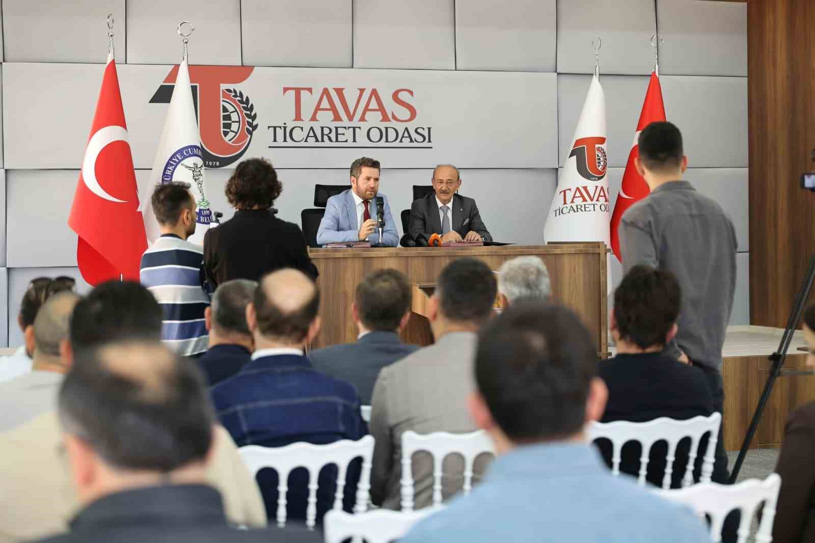 TAVAS BELEDİYESİ İLE TAVAS TİCARET ODASI, COĞRAFİ İŞARETLİ TAVAS BAKLAVASI’NIN TANITILMASI, PAZARLANMASI VE MARKALAŞMASININ GÜÇLENDİRİLMESİ AMACIYLA İŞ BİRLİĞİ PROTOKOLÜ İMZALADI.