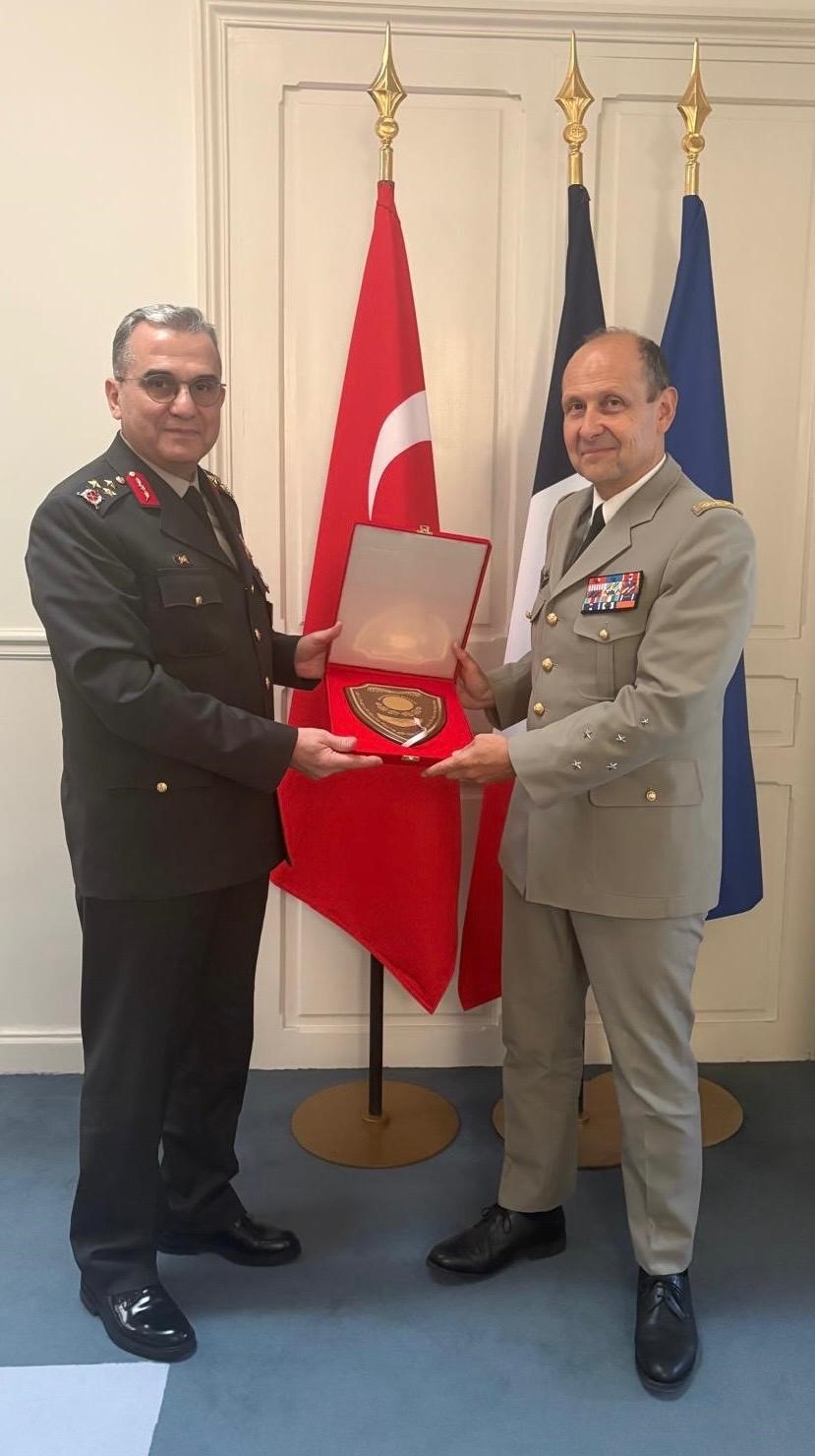MİLLÎ SAVUNMA BAKANLIĞI SAVUNMA VE GÜVENLİK GENEL MÜDÜRÜ KORGENERAL İLKAY ALTINDAĞ VE CUMHURBAŞKANI ASKERİ ÖZEL KALEM BAŞKANI ORGENERAL VİNCENT GİRAUD