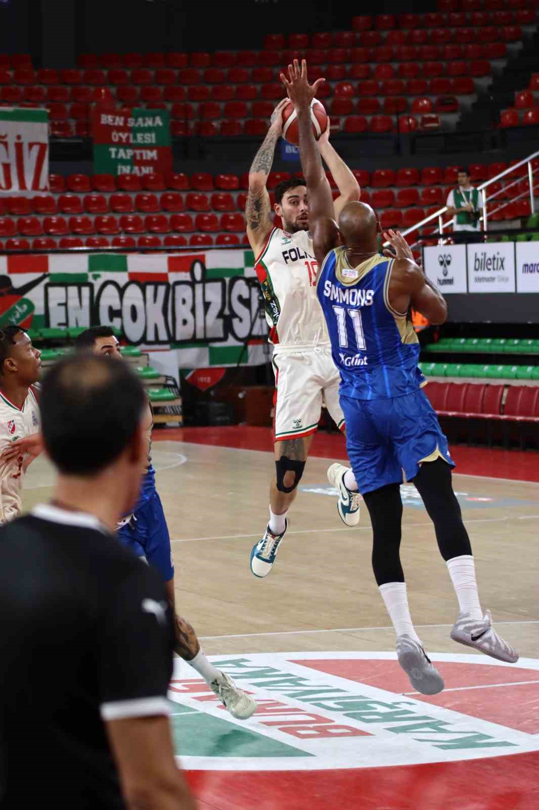 TÜRKİYE SİGORTA BASKETBOL SÜPER LİGİ'NİN 4. HAFTASINDA KARŞIYAKA, EVİNDE ÇAYIROVA BELEDİYESİ’Nİ 95-79 MAĞLUP ETTİ.