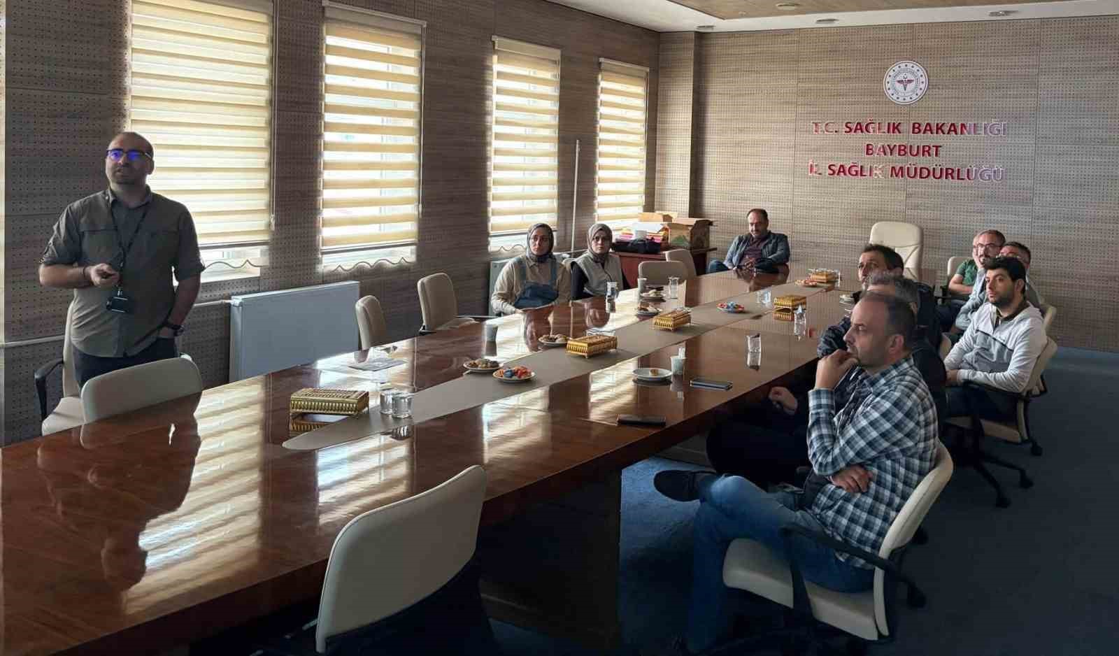 BAYBURT'TA AİLE HEKİMLERİNE GEBELİK, KADIN VE ANNE SAĞLIĞI EĞİTİMİ