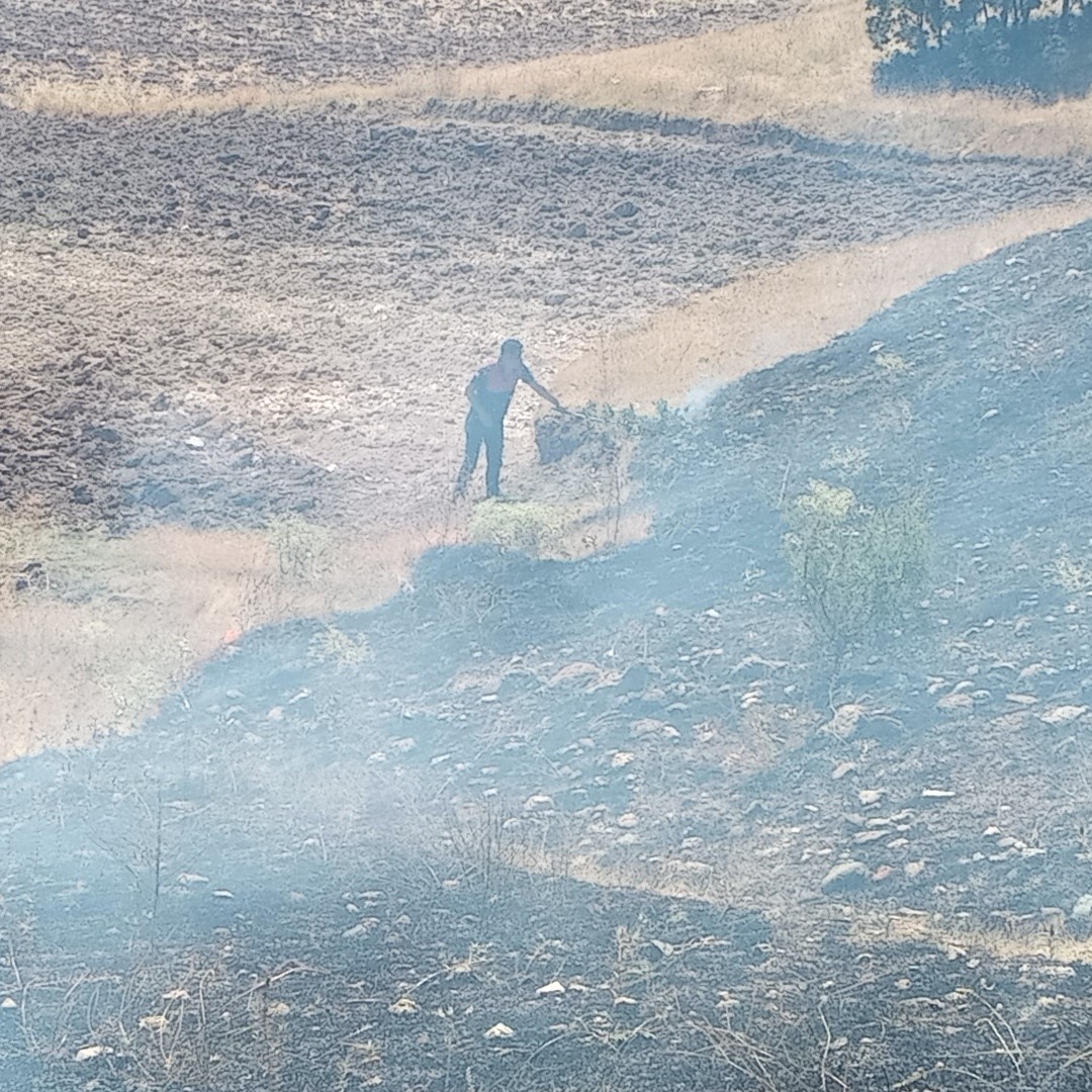 YOZGAT’IN ÇEKEREK İLÇESİNDE MEYDANA GELEN ANIZ YANGINI KONTROL ALTINA ALINDI.-