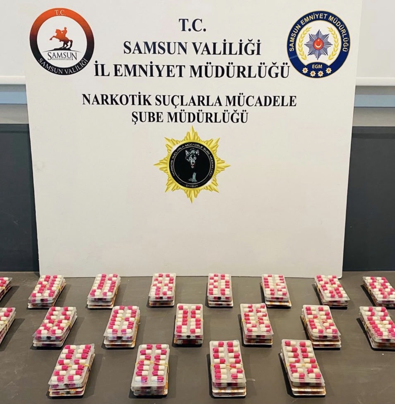 SAMSUN’DA UYUŞTURUCU MADDE TİCARETİ VE KULLANIMININ ÖNLENMESİNE YÖNELİK YÜRÜTÜLEN ÇALIŞMALAR KAPSAMINDA İLKADIM VE ATAKUM İLÇELERİNDE 6 ŞÜPHELİ YAKALANDI.