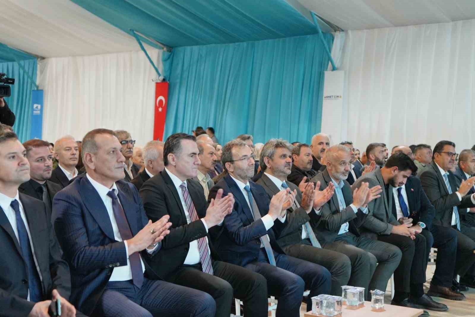 TÜRKİYE’NİN FARKLI BÖLGELERİNDEN 35 HEMŞEHRİ DERNEĞİNİN KATILIMIYLA GERÇEKLEŞTİRİLEN DEV ORGANİZASYON, 2-24 EKİM TARİHLERİ ARASINDA ZİYARETÇİLERİNİ AĞIRLARKEN RENKLİ GÖRÜNTÜLERE DE SAHNE OLACAK.