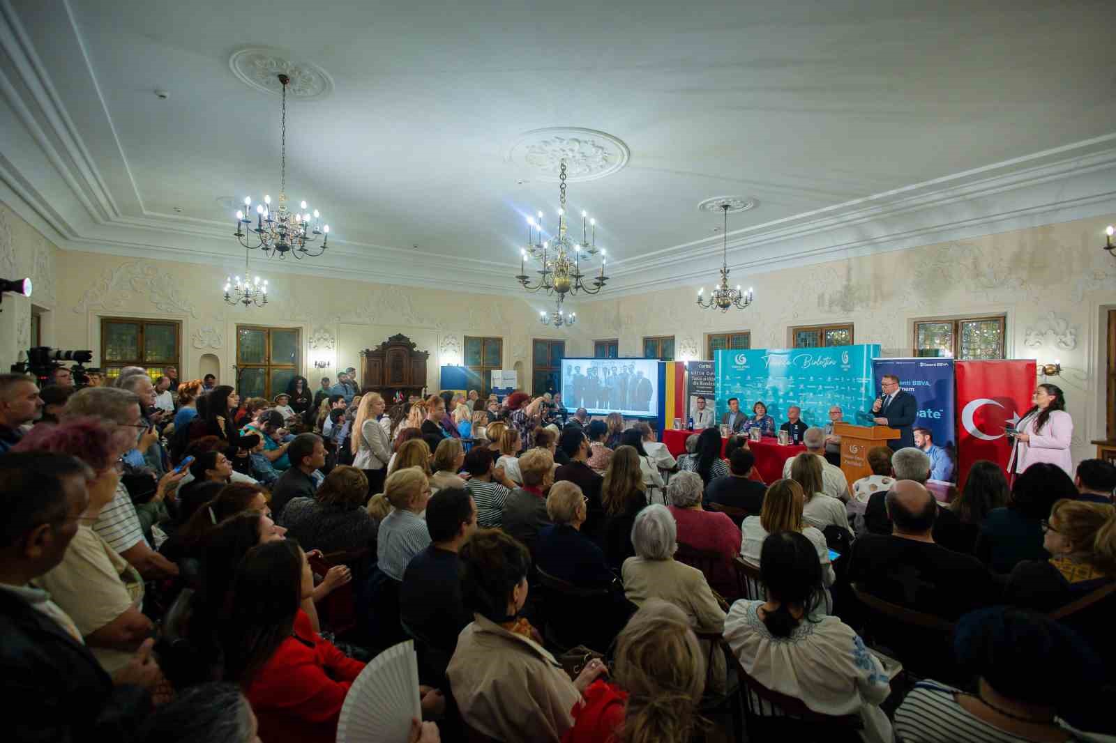 ROMANYA’DAKİ TÜRK VE TATAR TÜRKÜ TOPLUMLARININ 700 YILI AŞAN TARİHÎ VE KÜLTÜREL YOLCULUĞU, 1812 BÜKREŞ ANLAŞMASI’NIN İMZALANDIĞI MANUK HAN’DA DÜZENLENEN PROGRAMLA YENİDEN GÜNDEME TAŞINDI.