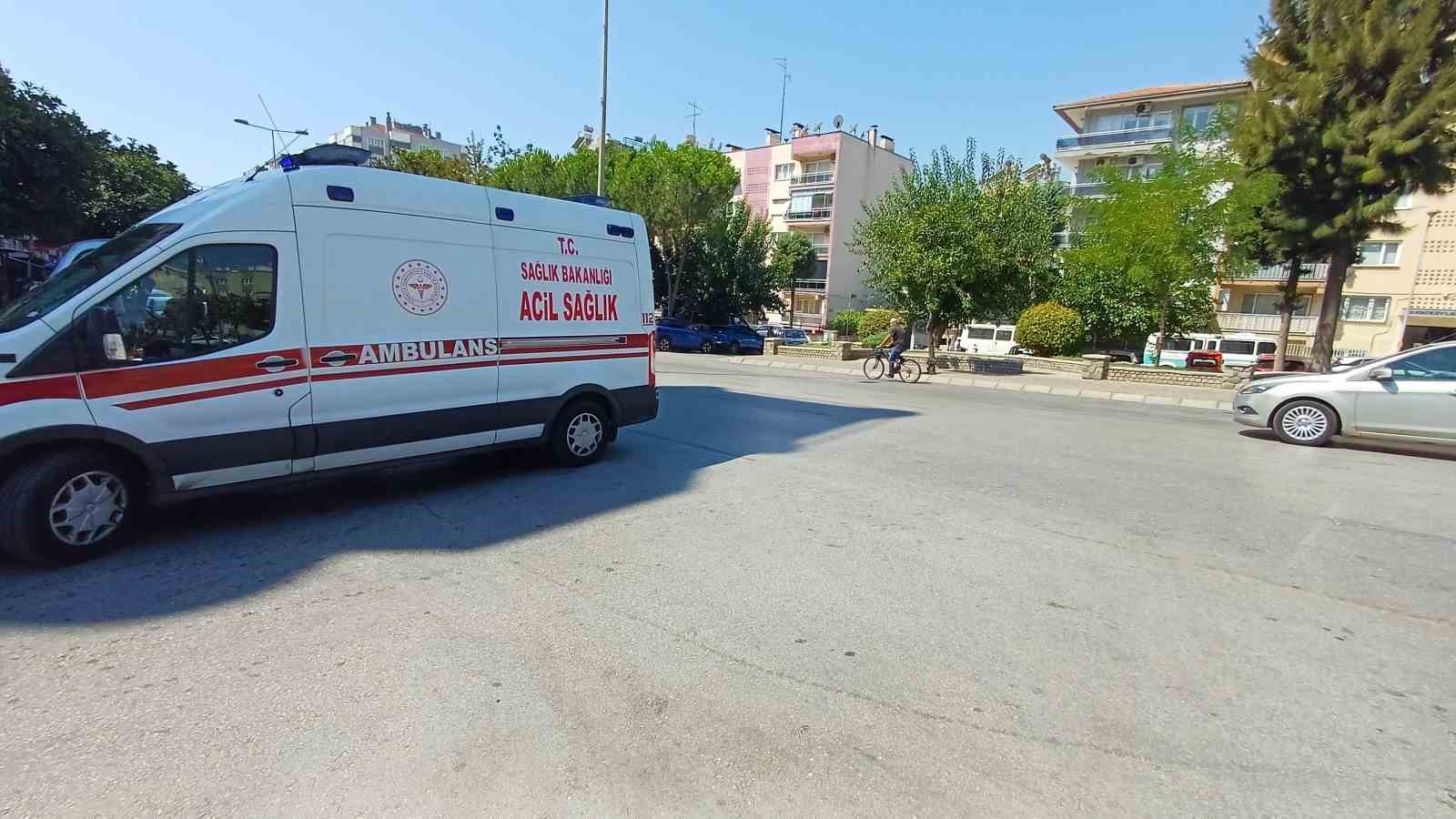AYDIN'IN EFELER İLÇESİNDE İKİ MOTOSİKLETİN KAFAYA KAFAYA ÇARPIŞMASI SONUCU MEYDANA GELEN KAZADA 2 KİŞİ YARALANDI.
