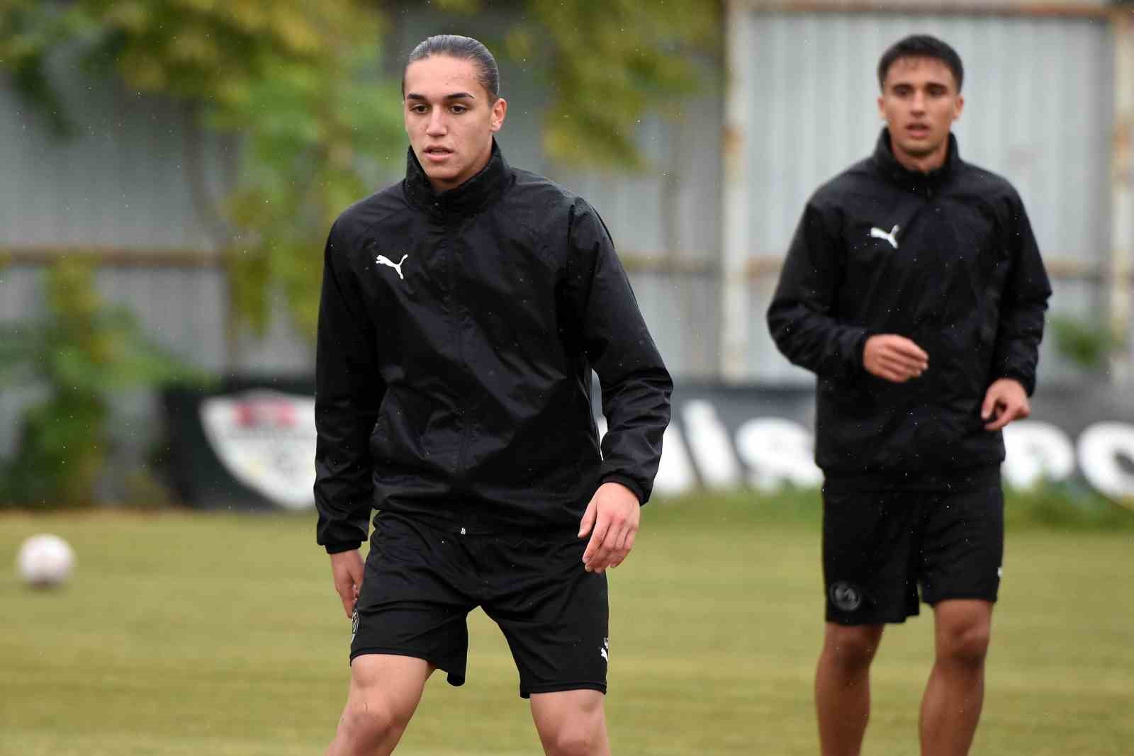 TRENDYOL 1. LİG'İN 11. HAFTASINDA MUĞLASPOR'U KONUK EDECEK MANİSA FUTBOL KULÜBÜ, BU MÜSABAKANIN HAZIRLIKLARINA BAŞLADI.