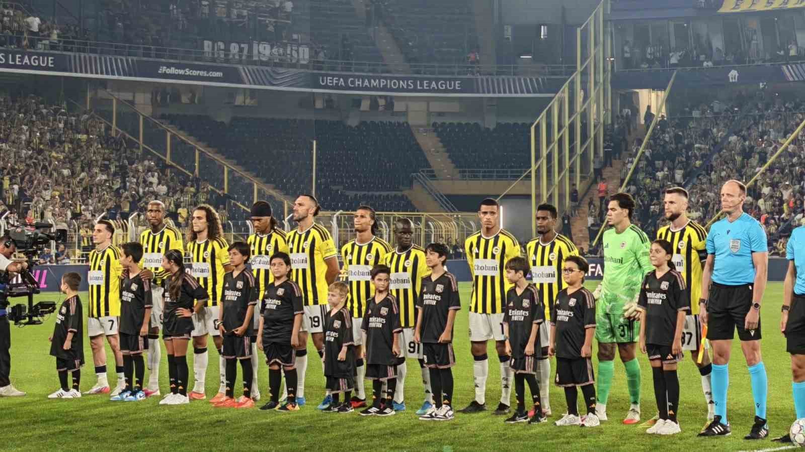 FENERBAHÇE MÜCADELEYE; EDERSON, NELSON SEMEDO, MİLAN SKRİNİAR, NATHAN AKE, ARCHİE BROWN, MATTEO GUENDOUZİ, N'GOLO KANTE, MASON GREENWOOD, TALİSCA, KEREM AKTÜRKOĞLU VE VEDAT MURİQİ 11'İ İLE BAŞLADI.