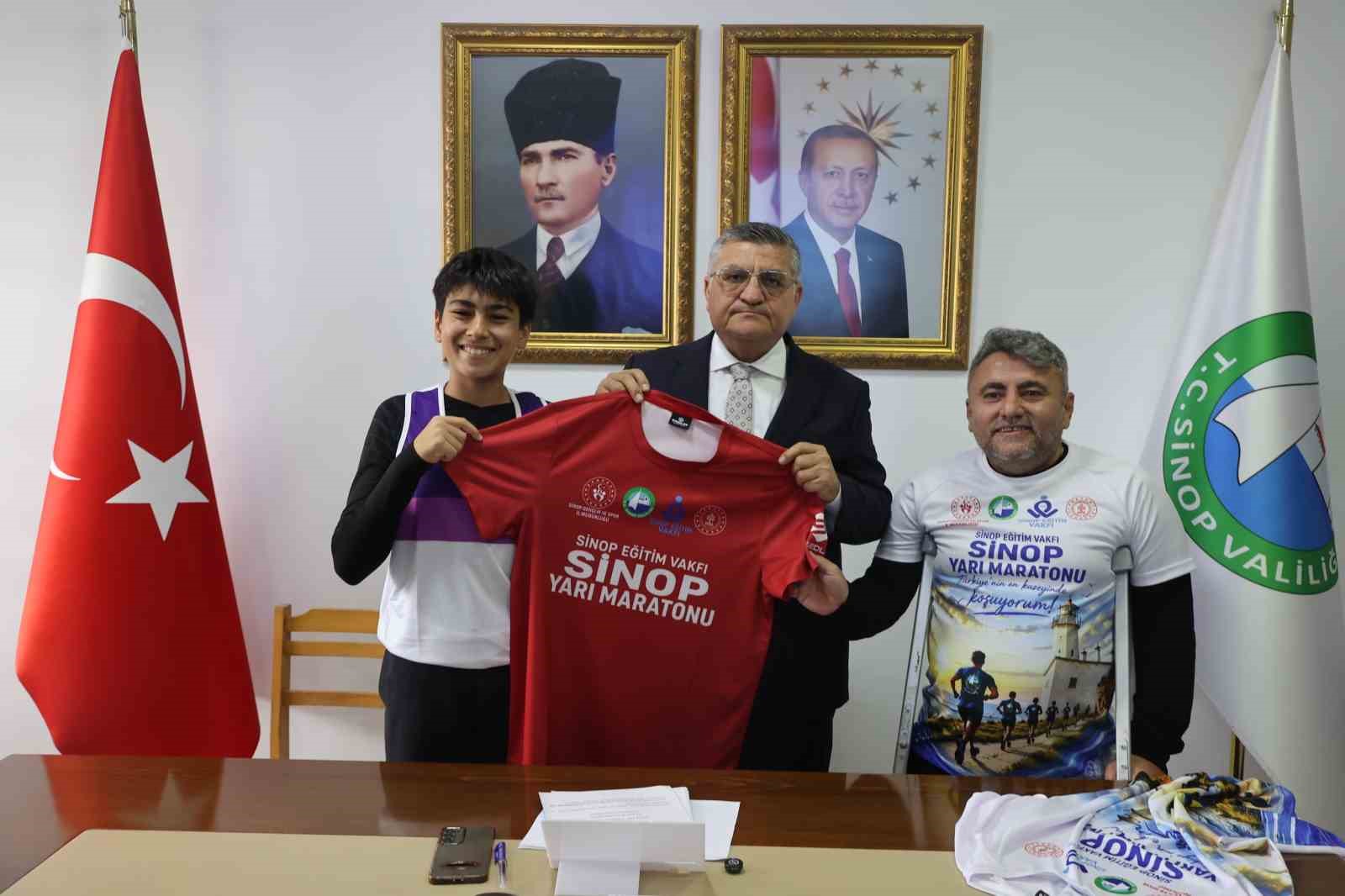 SİNOP’TA 4 EKİM PAZAR GÜNÜ İLK KEZ DÜZENLENECEK SİNOP SEV YARI MARATONU’NA 39 İLDEN 700’ÜN ÜZERİNDE SPORCU KAYIT YAPTIRDI. ORGANİZASYONDA 6 FARKLI ÜLKEDEN ATLETLER DE YER ALACAK.