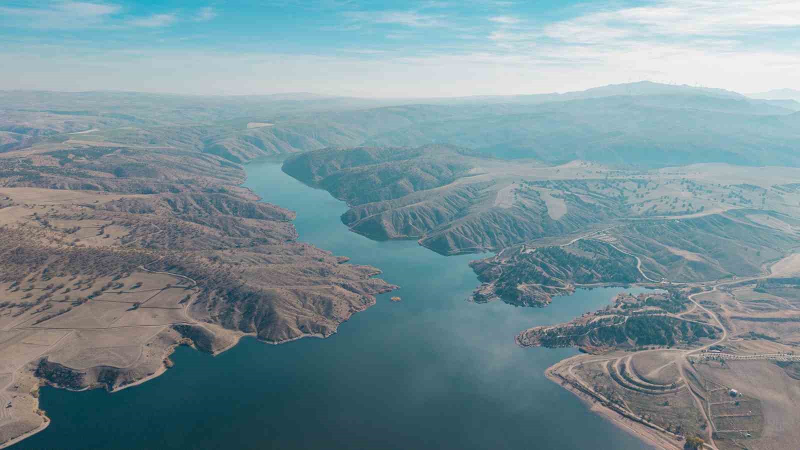 KIRIKKALE VALİLİĞİ, KESİKKÖPRÜ VE KAPULUKAYA BARAJLARINDAKİ HİDROELEKTRİK SANTRALLERİNİN TÜRBİNLERİNİN DEVREYE ALINMASIYLA KIZILIRMAK NEHRİ'NDE ANİ SU YÜKSELMELERİ YAŞANABİLECEĞİNİ BİLDİRDİ.