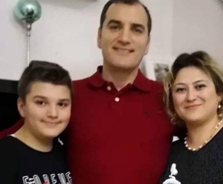 DENİZ, ALPEREN VE CEM SUNA ÇİFTİ.