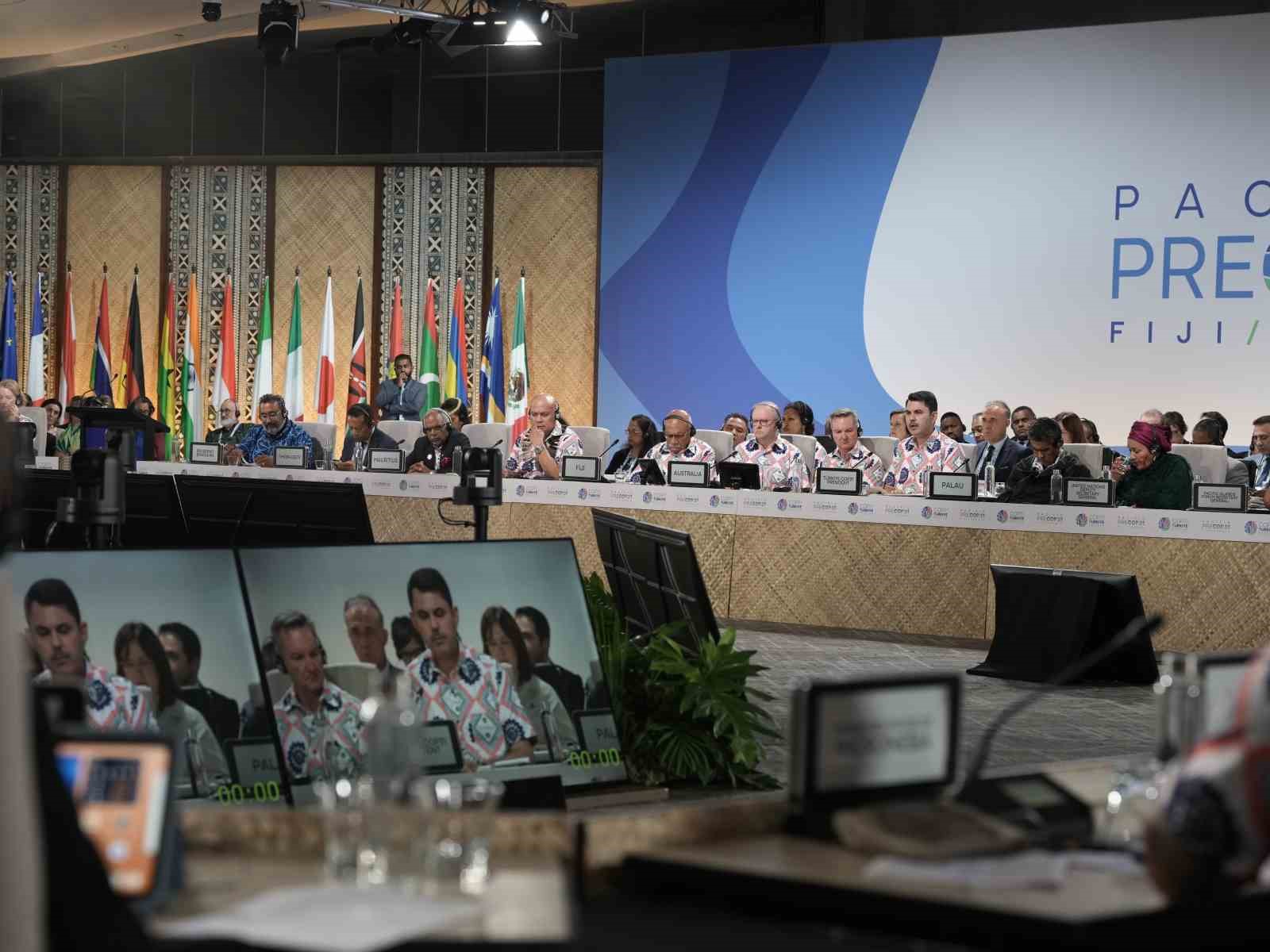 COP31 BAŞKANI KURUM BUGÜN BERABERİNDEKİ LİDERLERLE, İKLİM KRİZİNİN ETKİLERİ SONUCU SU ALTINDA KALMA RİSKİYLE KARŞI KARŞIYA OLAN TUVALU’YU ZİYARETİNİN ARDINDAN FİJİ’YE GEÇEREK BURADA DÜZENLENEN LİDERLER GENEL OTURUMU’NDA KONUŞTU.