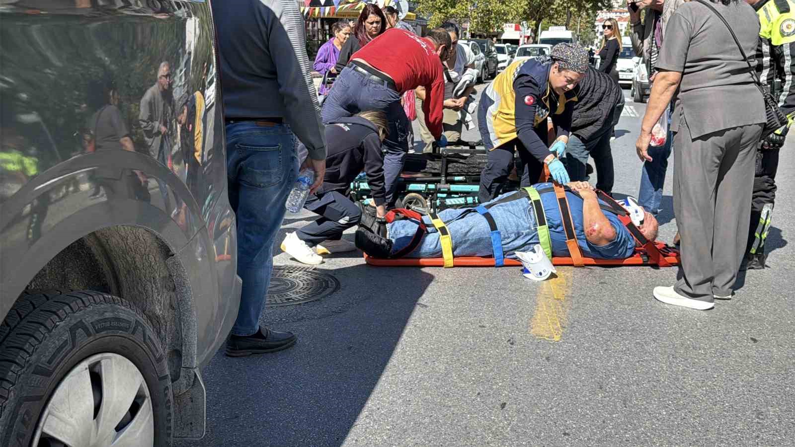 MUĞLA’NIN MENTEŞE İLÇESİNDE GERİ MANEVRA YAPAN TİCARİ ARACIN ÇARPTIĞI YAŞLI VATANDAŞ YARALANDI. YARALI, SAĞLIK EKİPLERİNİN OLAY YERİNDEKİ İLK MÜDAHALESİNİN ARDINDAN HASTANEYE KALDIRILDI.
