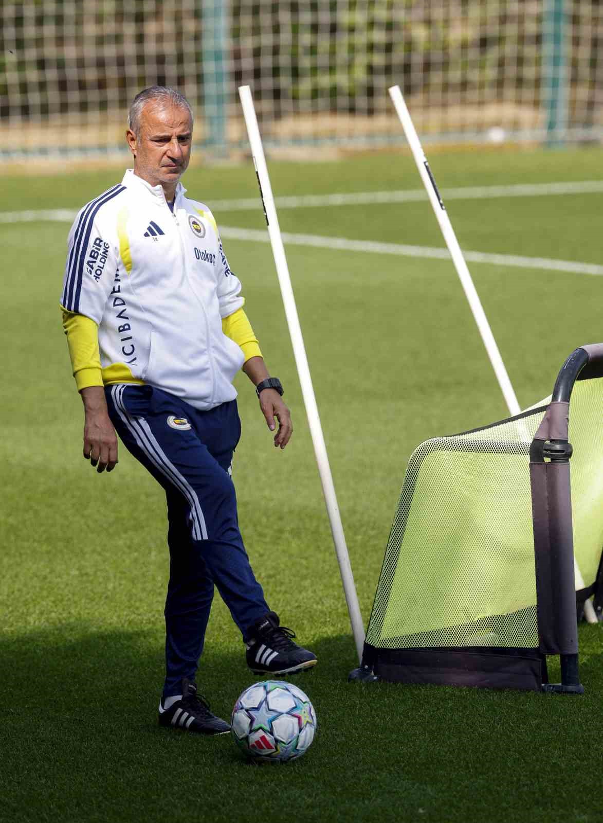 FENERBAHÇE, 4 EKİM ÇARŞAMBA GÜNÜ DEPLASMANDA İNGİLİZ TEMSİLCİSİ ASTON VİLLA İLE OYNAYACAĞI ŞAMPİYONLAR LİGİ 2. HAFTA MAÇININ HAZIRLIKLARINI SÜRDÜRDÜ.
