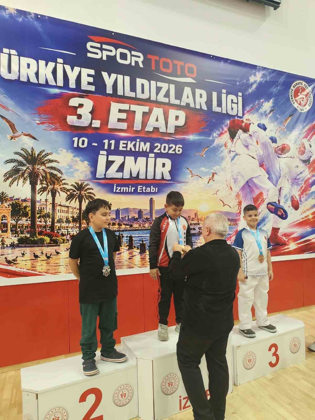 SPOR TOTO YILDIZLAR LİGİ 3. ETAP MÜSABAKALARINDA MÜCADELE EDEN ISPARTA’DAN KARAKAŞ SPOR KULÜBÜ, 43 MADALYA KAZANARAK GENEL KLASMANDA ÜÇÜNCÜ OLDU.