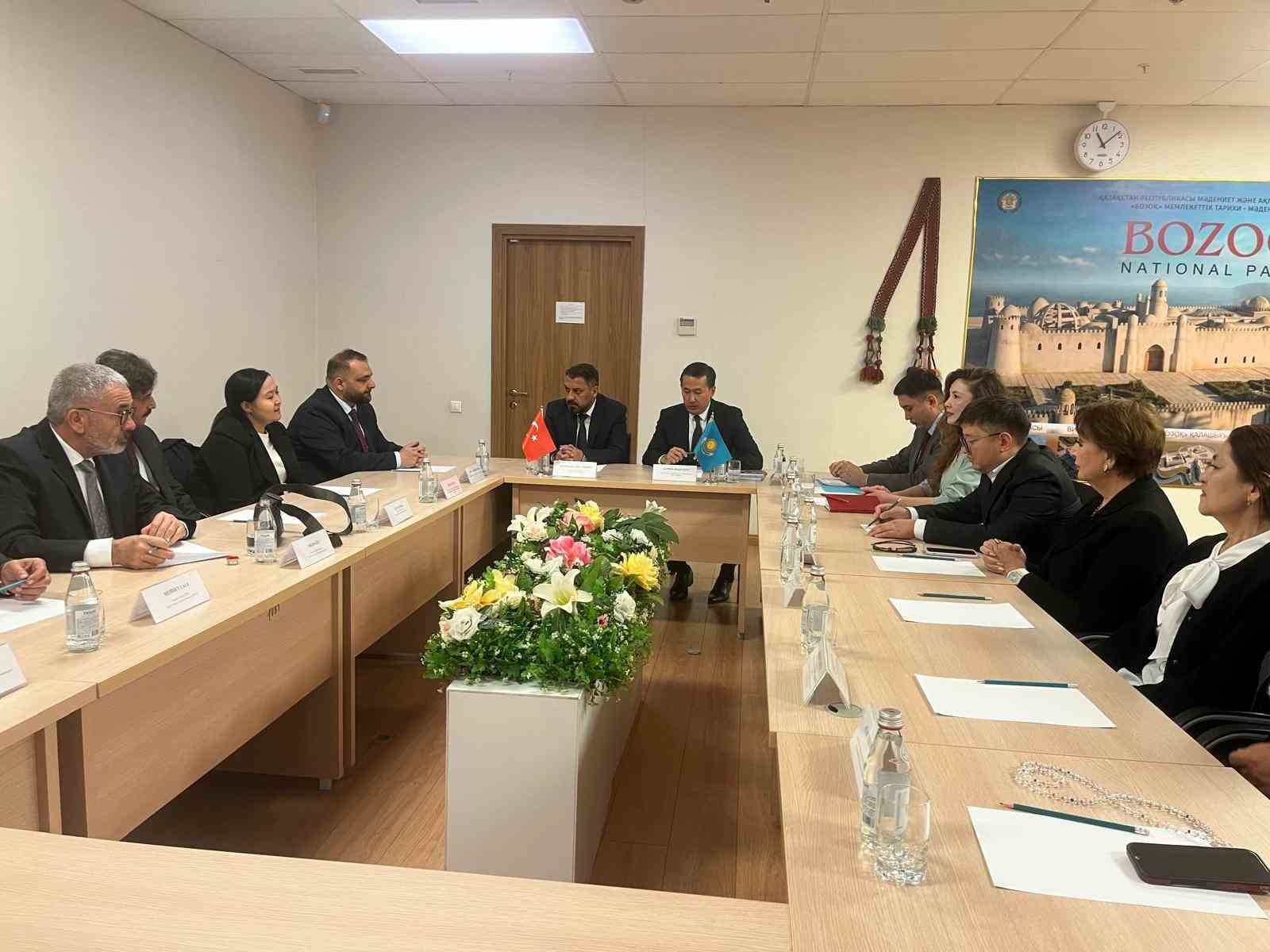SORGUN BELEDİYE BAŞKANI MUSTAFA ERKUT EKİNCİ, GEÇTİĞİMİZ GÜNLERDE SORGUN’DA AĞIRLANAN KAZAKİSTANLI BİLİM İNSANLARI VE KÜLTÜR TEMSİLCİLERİYLE BAŞLAYAN KÜLTÜREL VE AKADEMİK İŞ BİRLİĞİNİ GELİŞTİRMEK ÜZERE BERABERİNDEKİ HEYETLE KAZAKİSTAN’A GİTTİ.