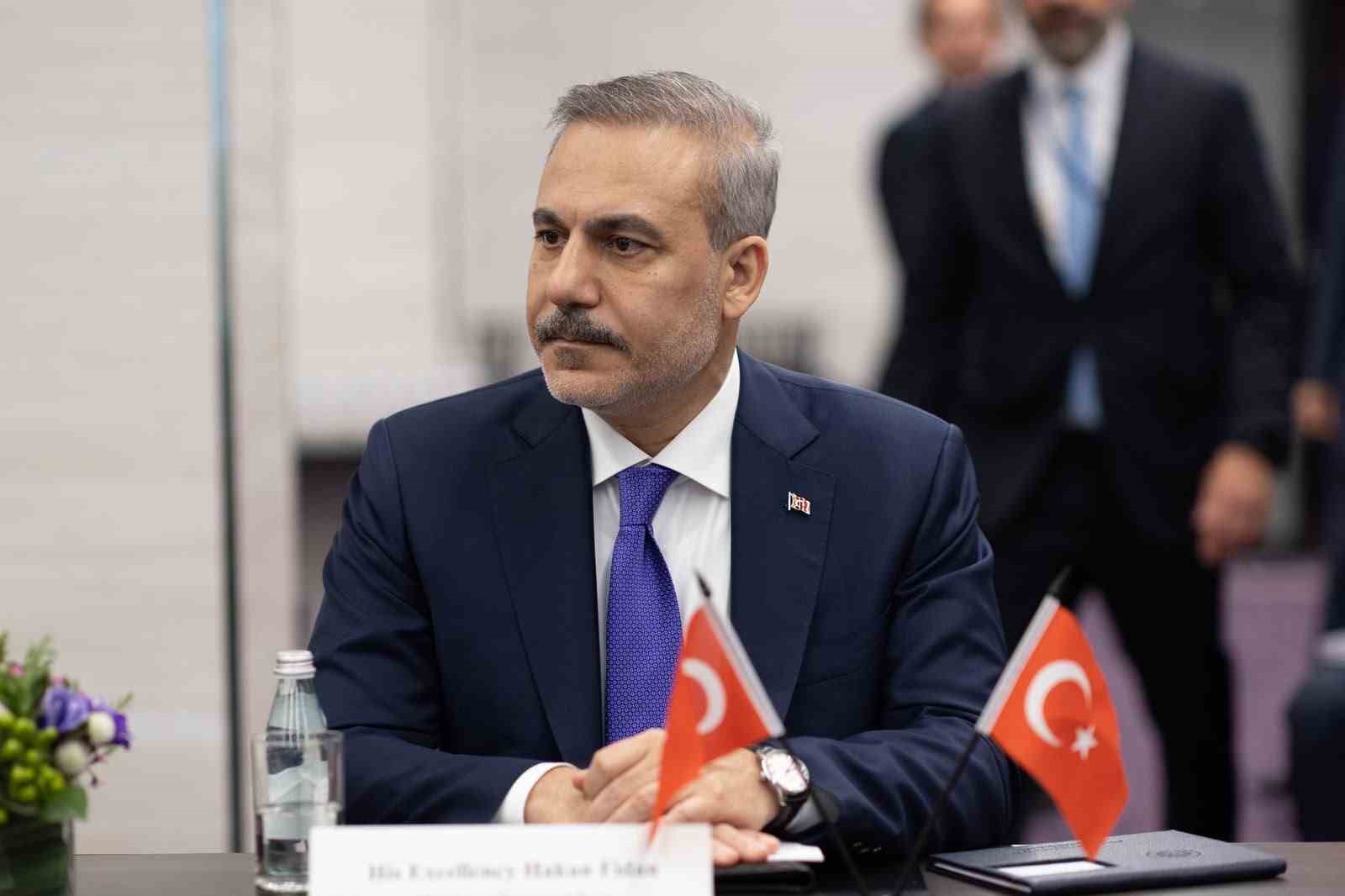 DIŞİŞLERİ BAKANI HAKAN FİDAN, RESMİ ZİYARET KAPSAMINDA BULUNDUĞU ABD'NİN NEW YORK KENTİNDE TÜRKİYE VE ABD'NİN EŞ EV SAHİPLİĞİNDE DÜZENLENEN "LİBYA'DA BARIŞ, BİRLİK VE REFAH İÇİN ULUSLARARASI DESTEK" BAŞLIKLI TOPLANTIYA KATILDI.