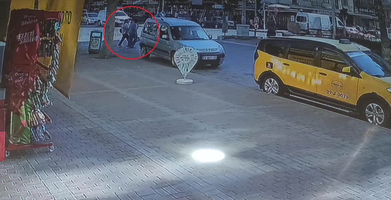 KAZA ANI İSE GÜVENLİK KAMERASINA SANİYE SANİYESİNE YANSIDI.