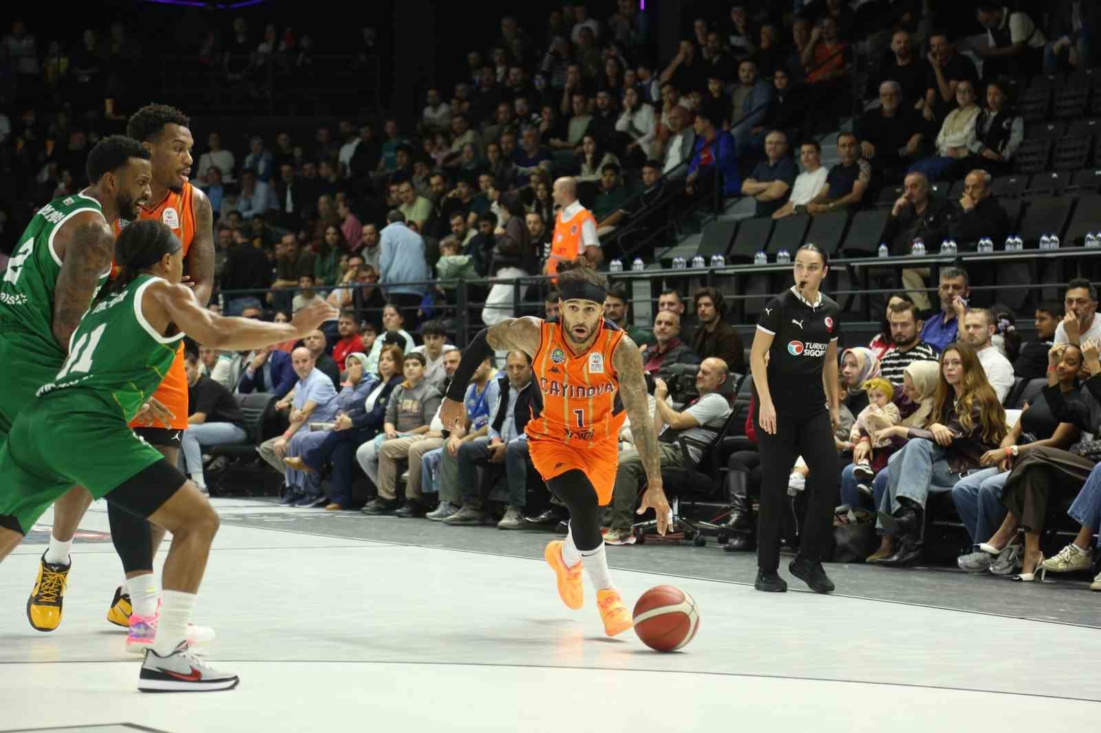 GLİNT ÇAYIROVA BELEDİYESİ, TÜRKİYE BASKETBOL SÜPER LİGİ’NİN 5. HAFTASINDA SAHASINDA AĞIRLADIĞI BURSASPOR BASKETBOL’U 83-64 MAĞLUP EDEREK LİGDEKİ İLK GALİBİYETİNİ ALDI.